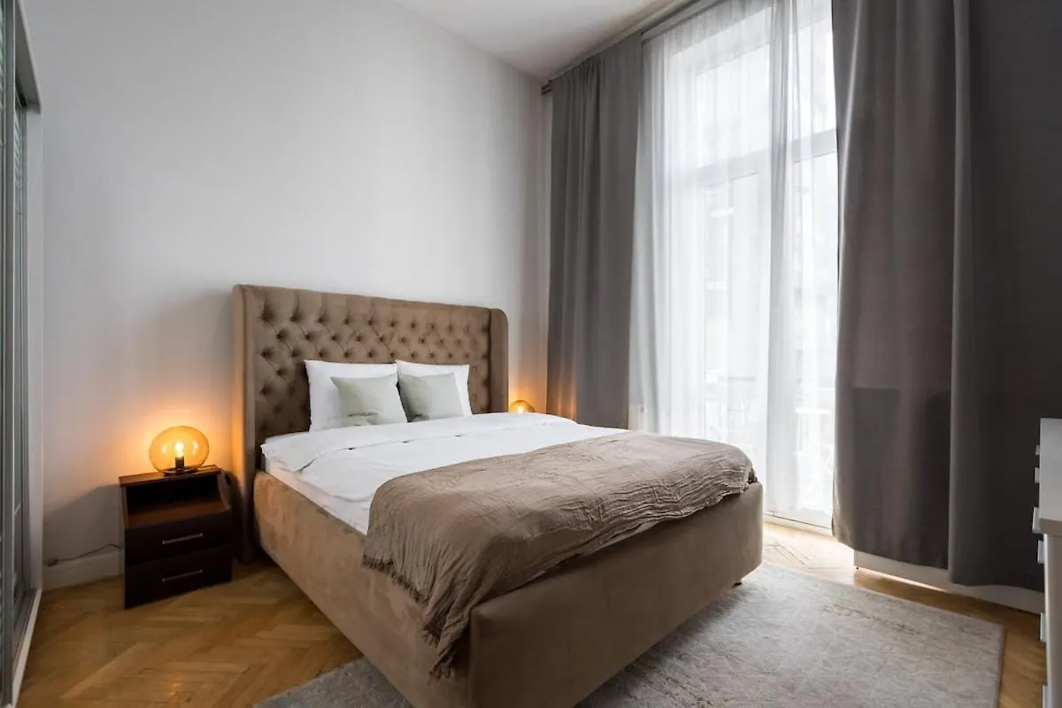 Ferienwohnung Sunny Large Flat - Amzei Square - Superb Balcony Bukarest Apartment