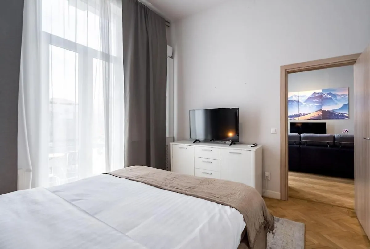 Apartment Ferienwohnung Sunny Large Flat - Amzei Square - Superb Balcony Bukarest